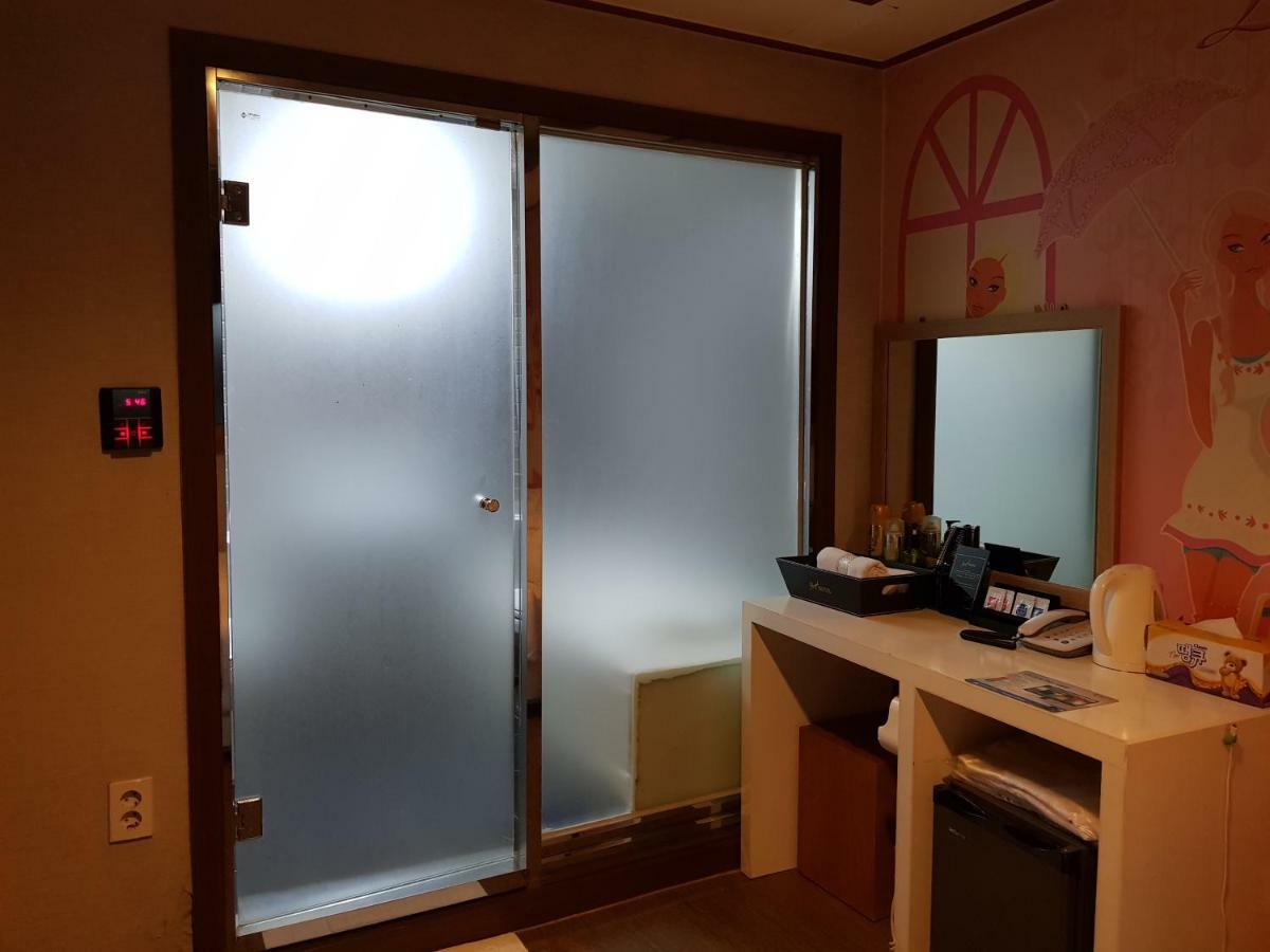 Pocheon Royal Hotel Kültér fotó