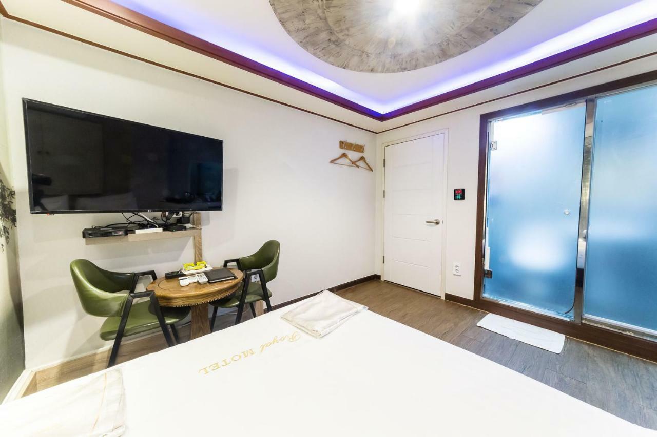 Pocheon Royal Hotel Kültér fotó