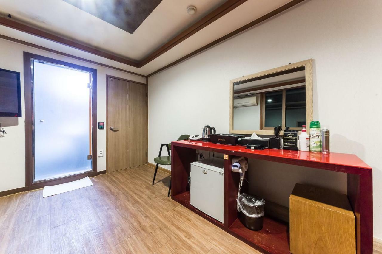 Pocheon Royal Hotel Kültér fotó